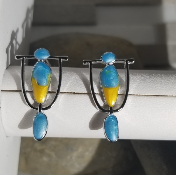 Enamel Art bird on swing post earrings - Picture 2 of 2